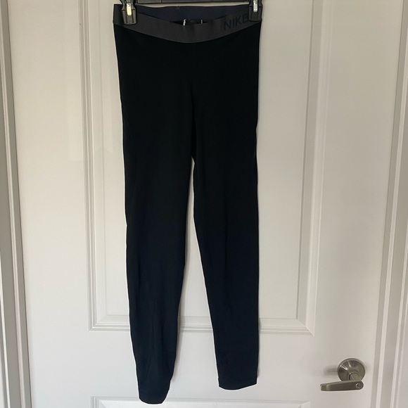 Nike Pants - Nike Pro Leggings. Super soft